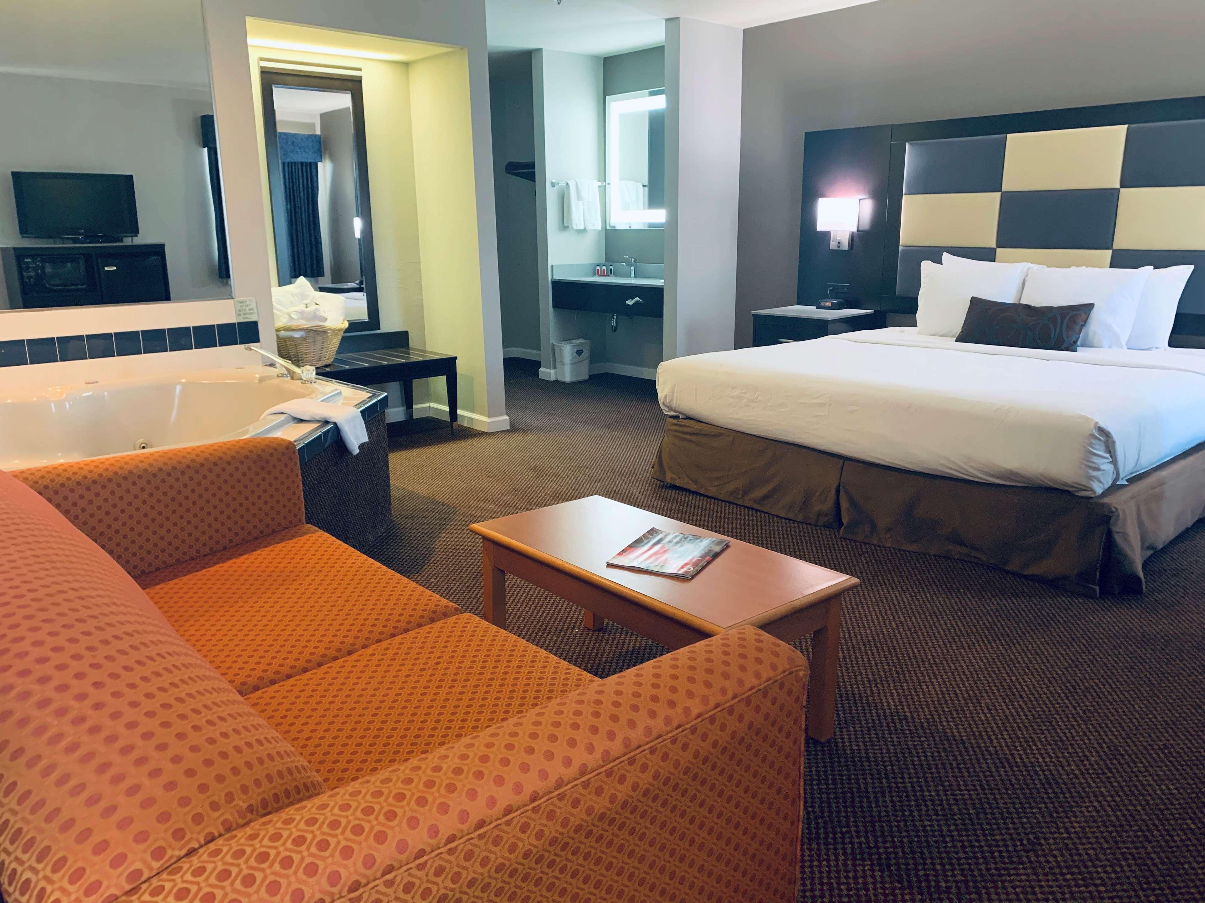 Surestay Plus Hotel By Best Western Реддинг Экстерьер фото
