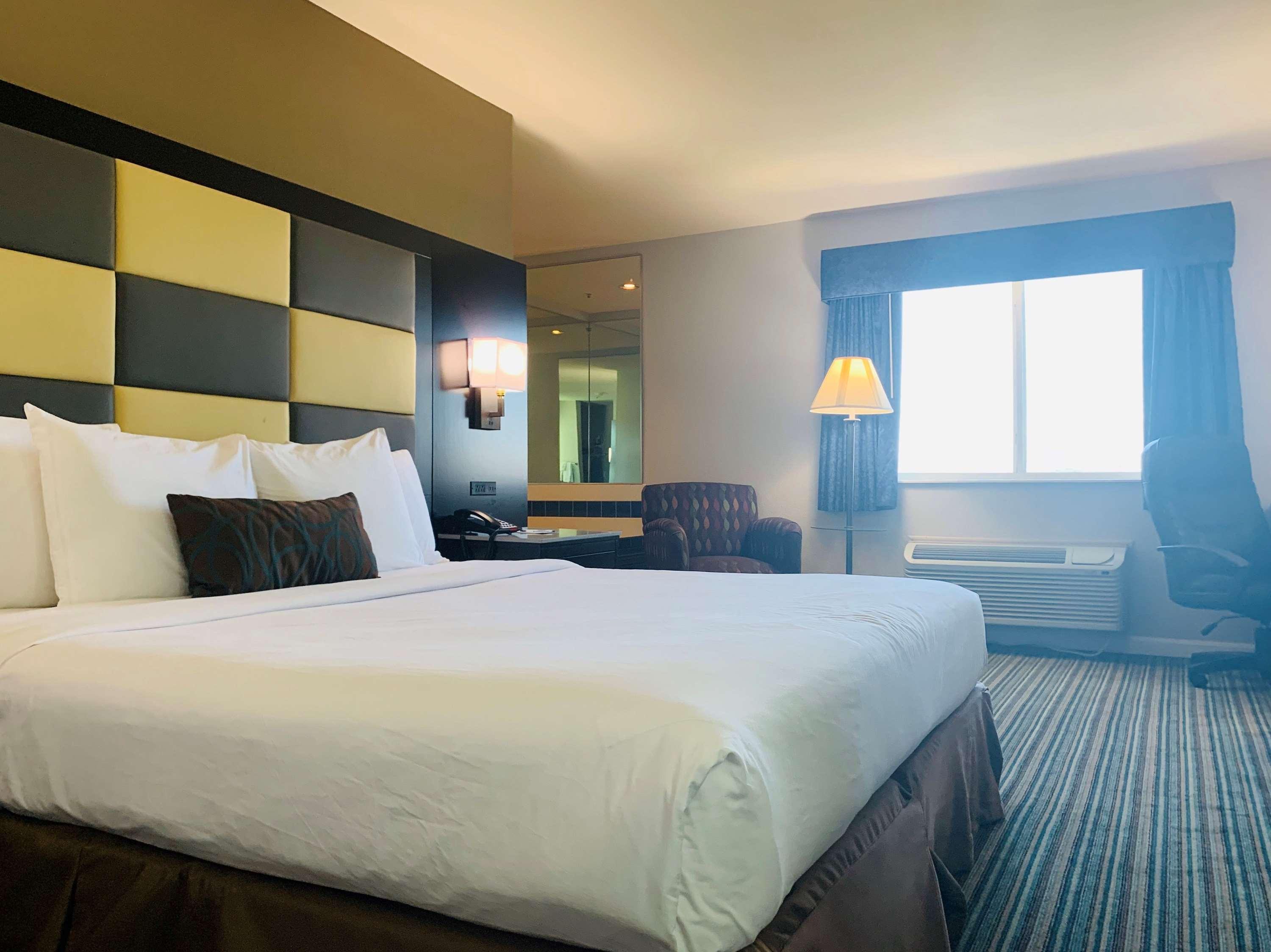 Surestay Plus Hotel By Best Western Реддинг Номер фото