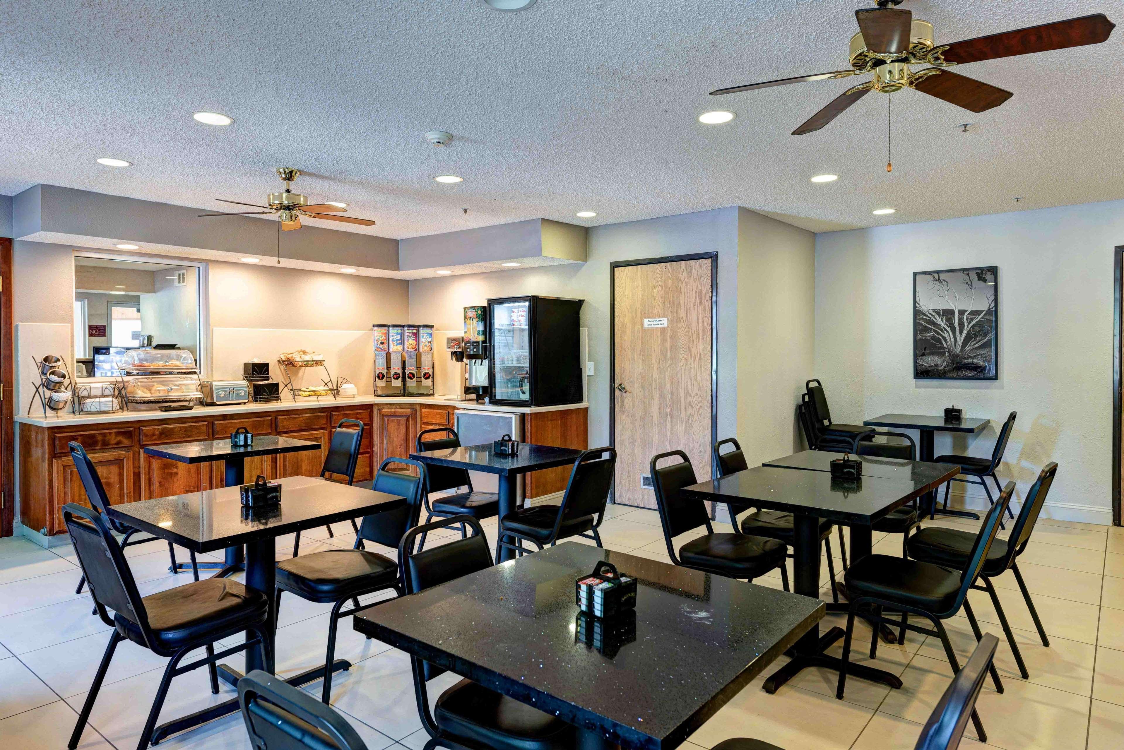 Surestay Plus Hotel By Best Western Реддинг Экстерьер фото