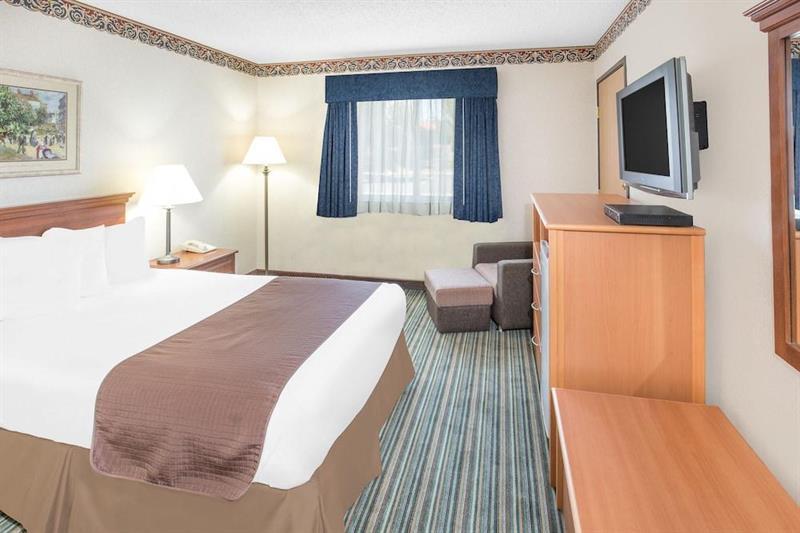 Surestay Plus Hotel By Best Western Реддинг Экстерьер фото