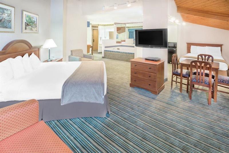 Surestay Plus Hotel By Best Western Реддинг Экстерьер фото